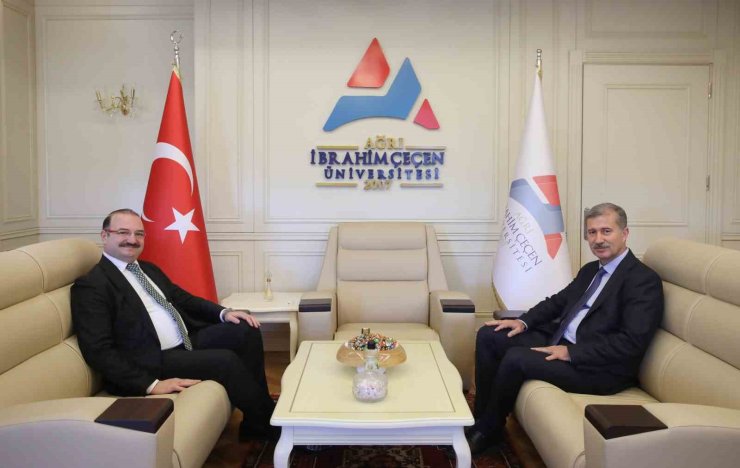 Rektör Hacımüftüoğlu’ndan mevkidaşı Rektör Gülçin’e hayırlı olsun ziyareti