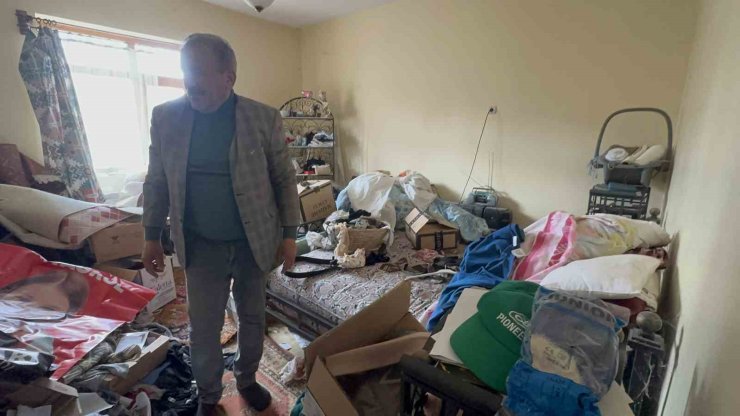 Elazığ’da "çöp ev" ihbarı üzerine gidilen adres, 3 dil bilen emekli pilotun çıktı