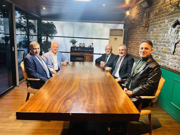 Başkan Dumandağ, iş insanları ve bürokratlarla bir araya geldi