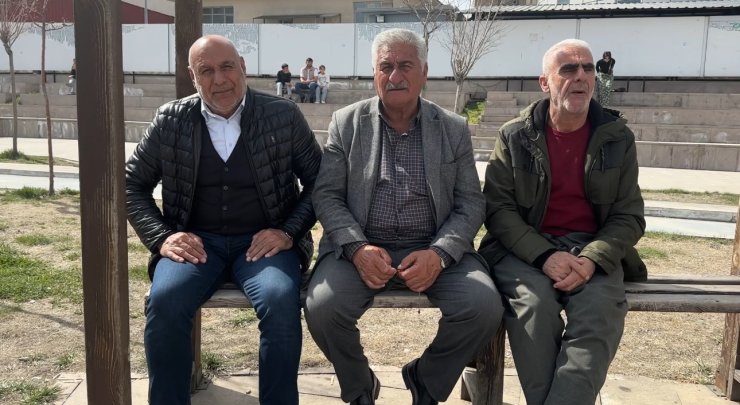 Güneşli havayı fırsat bilen Yüksekovalılar parklara akın etti