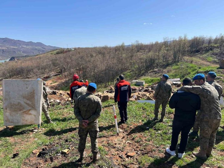 Tunceli’de komando personeline arama kurtarma eğitimi