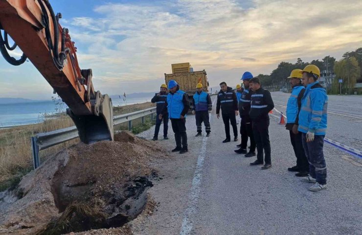 VASKİ ana su hattındaki arızayı gidermek için kesintisiz mesai yapıyor