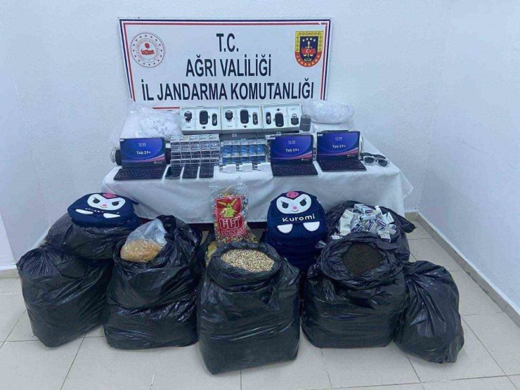 Ağrı’da Jandarma ekiplerinden kaçakçılık operasyonu: 4 gözaltı