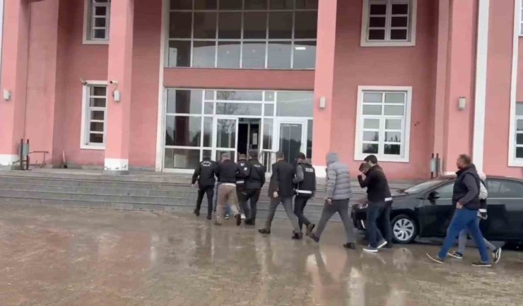 Ağrı’da motorlu taşıtlar sınavında kopya operasyonu: 8 gözaltı