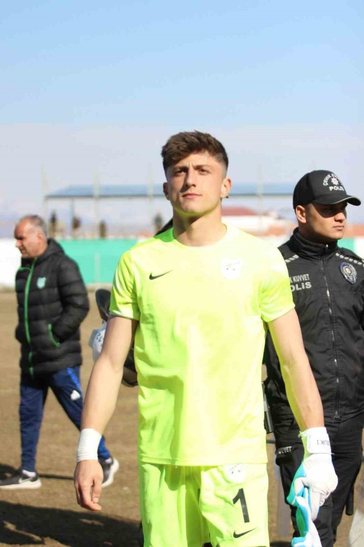 Oğuzhan Çelik: "Şampiyonluğu baştan sona hak ettik"