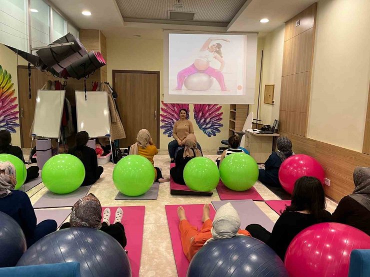 Uzm. Dr. Mehmet Meral: "Doğum korkulacak değil, kutlanılacak bir eylemdir"