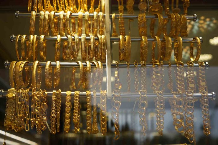 Altındaki fiyat artışına inat maliyetine satış başlattı