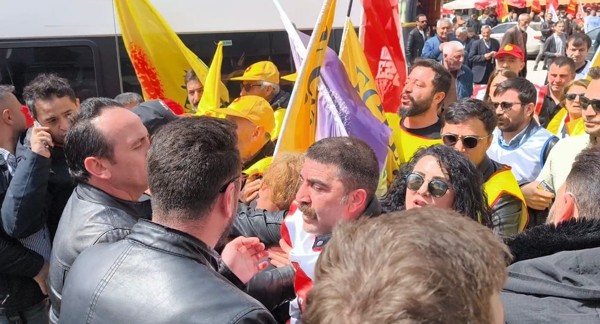 karsta-1-mayis-kutlamalarinda-arbede-yasandi-4.jpg