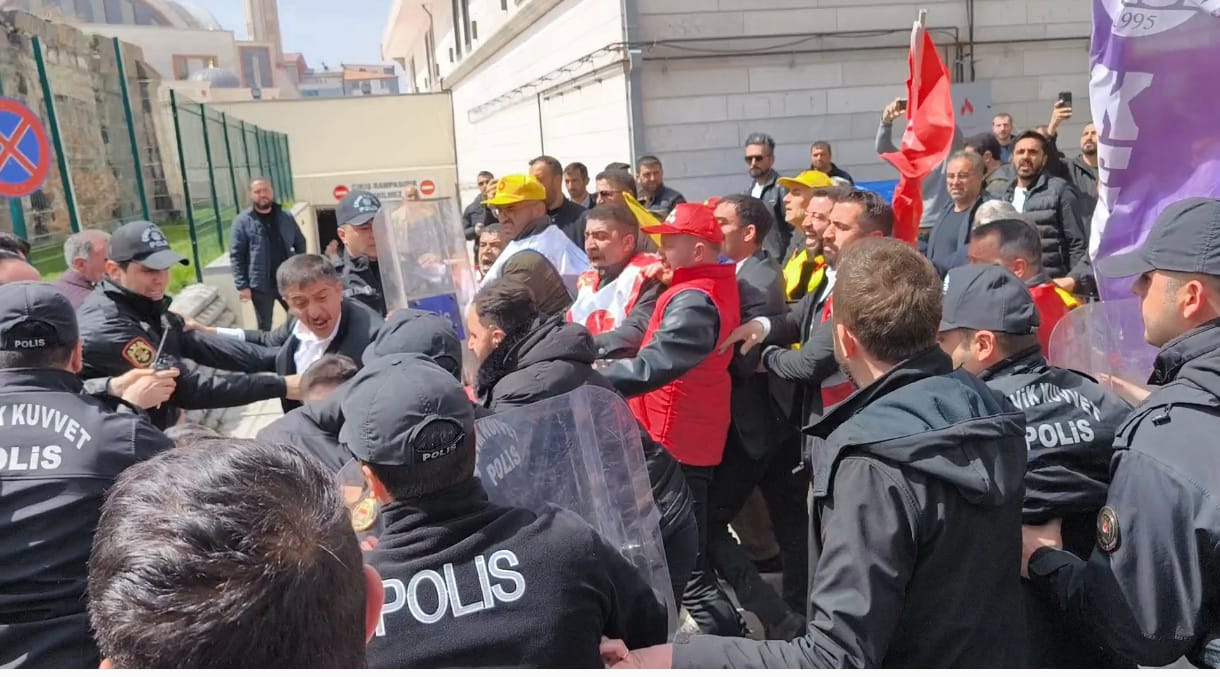 karsta-1-mayis-kutlamalarinda-arbede-yasandi-7.jpg