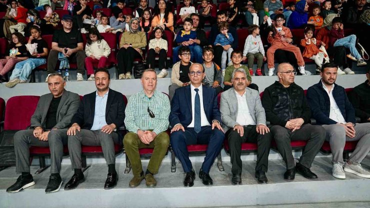 Cambaz Mithat ‘Yetenek Sirkiniz’ gösterisi renkli ve heyecanlı anlara sahne oldu