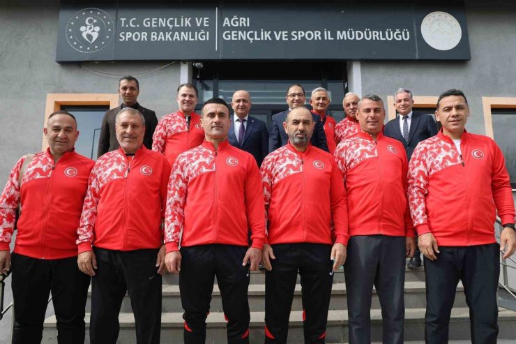 Karate Milli Takımından Çelebi’yi Teşekkür Ziyareti