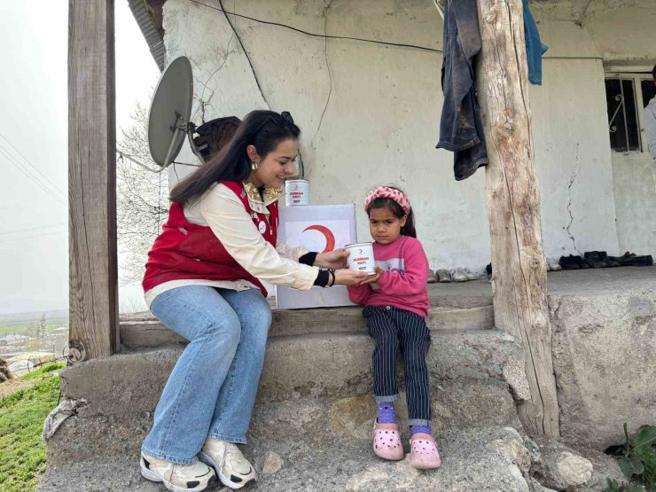 Ağrı’da Kızılay’ın yardım eli her eve ulaştı