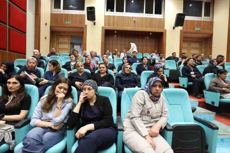 Elazığ’da hastane çalışanlarına Afet Farkındalık Eğitimi verildi
