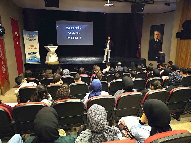 Malatya’da öğrencilere kaygı ve motivasyon semineri