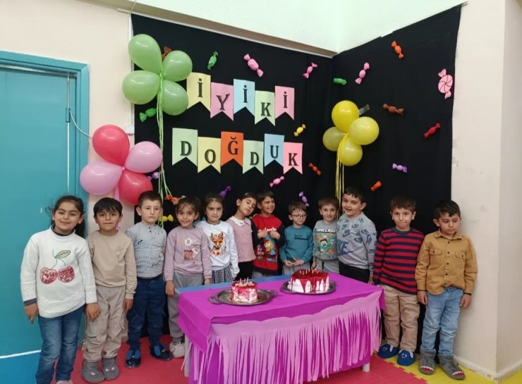 Diyadin’de miniklere ortak doğum günü sürprizi