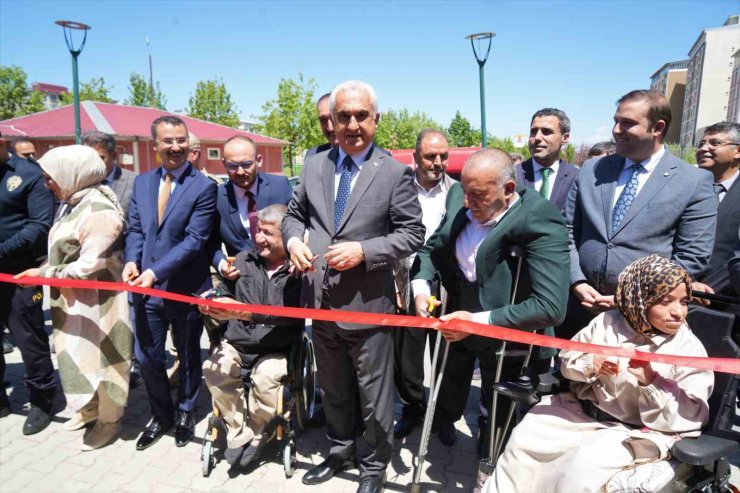 Muş’ta engellilere yönelik iki mesleki kursun açılışı yapıldı