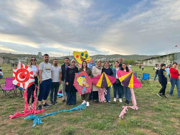 Elazığ’da 3. geleneksel uçurtma şenliği