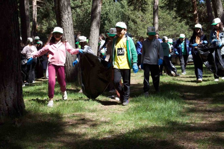 Hanak Kent Ormanında ’Orman Benim’ etkinliği