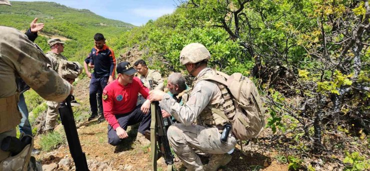 Tunceli’de kaybolan yaşlı adam jandarma tarafından bulundu