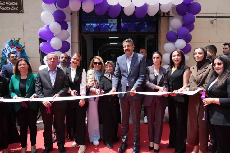 Hakkari’de 25 kadın girişimcinin kurduğu mağazaların açılışı yapıldı