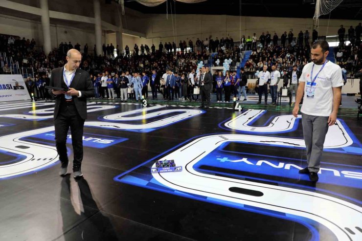 14 ilden gelen öğrenciler Ağrı’da teknoloji için yarıştı