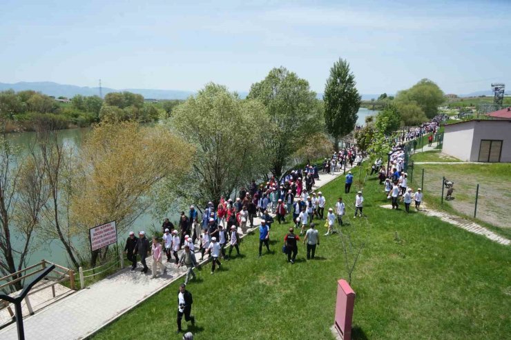 Muş’ta gençlik şöleni: Doğa yürüyüşü ve etkinliklerle 19 Mayıs kutlandı