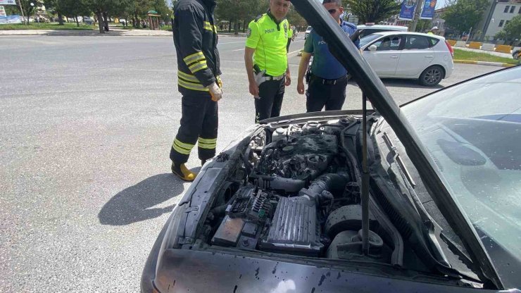 Erzincan’da araç yangını