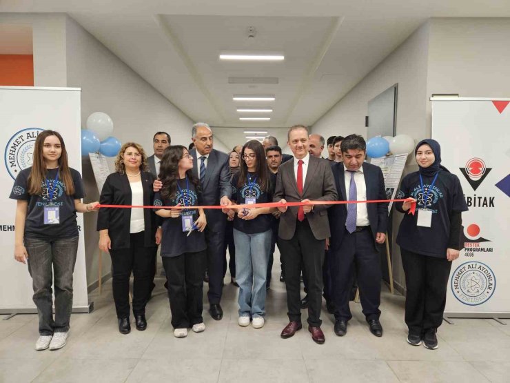 Malatya Mehmet Ali Aydınlar Fen Lisesi’nde bilim fuarı düzenlendi