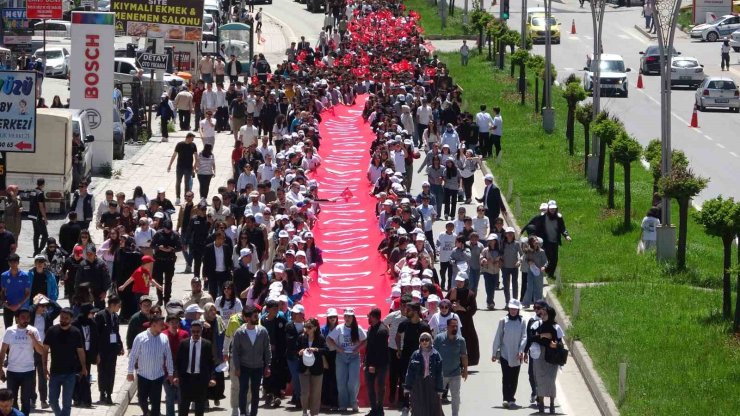 Bitlis’te Gençlik Festivali ve Kitap Fuarı başladı