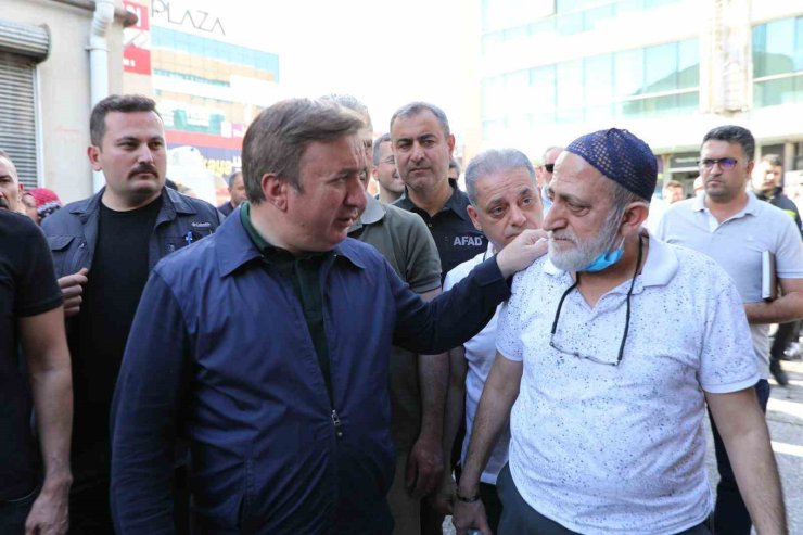 Vali Aydoğdu, Buğday Meydanı esnafına geçmiş olsun dileklerini iletti