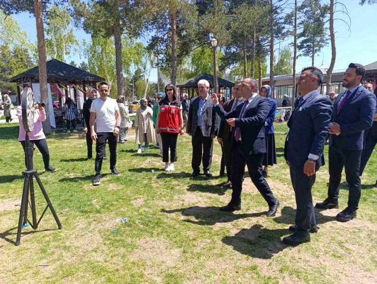 Erzurum’da aile festivali renkli görüntülere sahne oldu