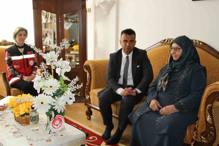 Nene Hatun’un 70. ölüm yıldönümünde, torununa anlamlı ziyaret