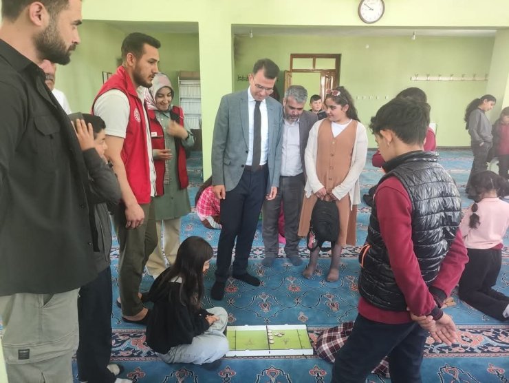 Tutak’ta "ÇEDES" Projesi kapsamında öğrencilerle Gençlik Buluşması