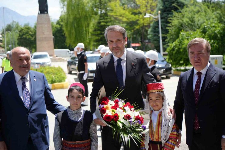 Bakan Bayraktar Erzincan’da