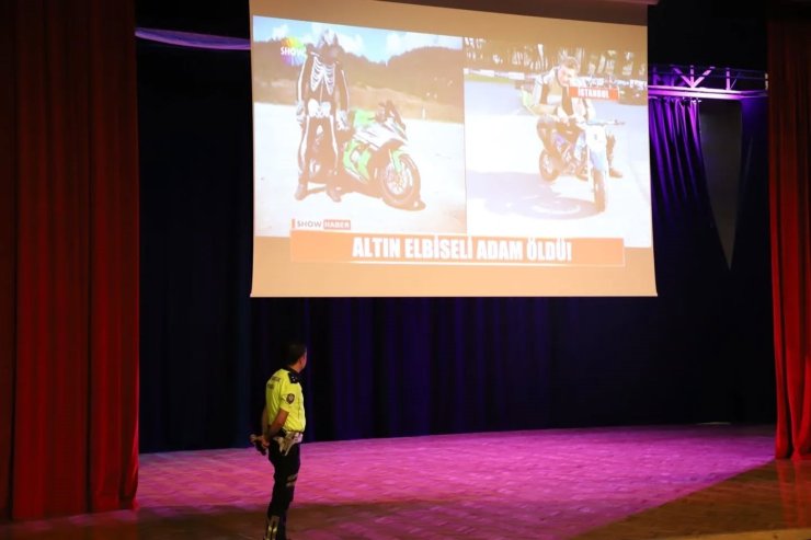 Üniversite öğrencilerine trafik güvenliği eğitimi