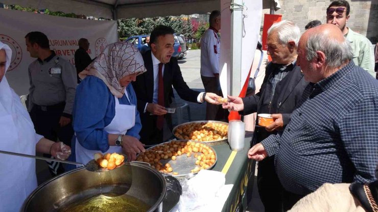 Vatandaşa Erzurum Bulgur Çorbası ve Kaz Lokması ikramı
