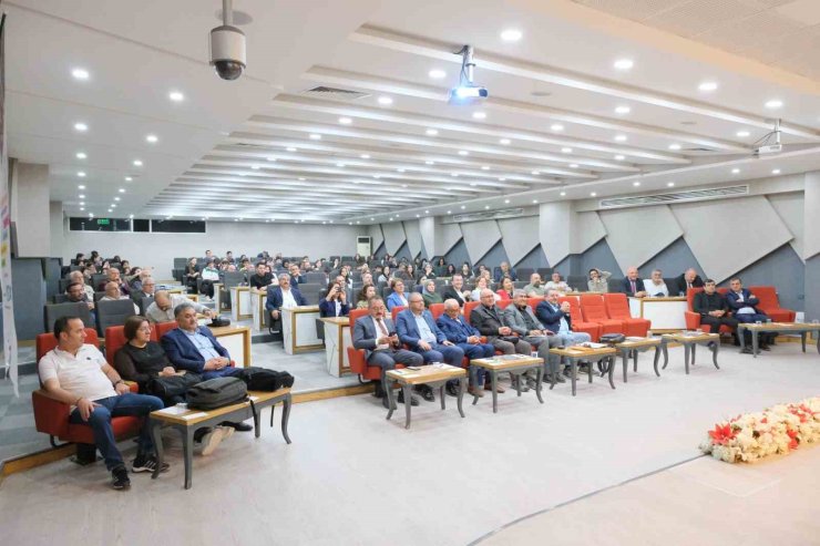 Van Atatürk Lisesi mezunları geçmişle geleceği buluşturdu