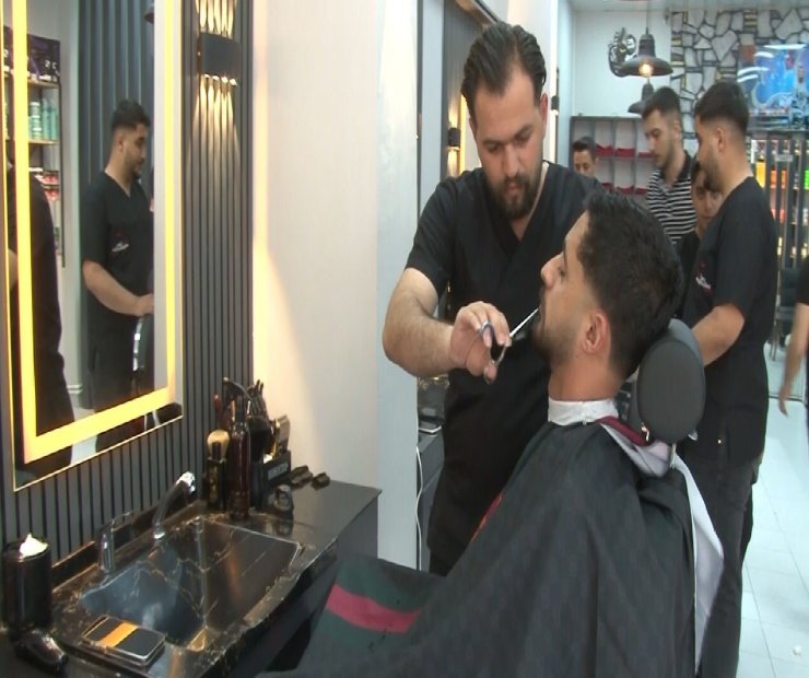 Depremzede kuaförden anlamlı kampanya