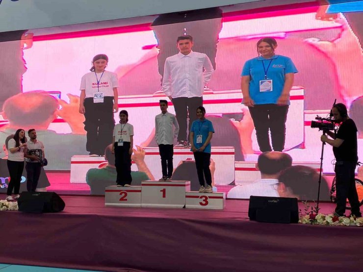 Akıl ve Zeka Oyunları’nda Türkiye 2’incisi Akyaka’dan