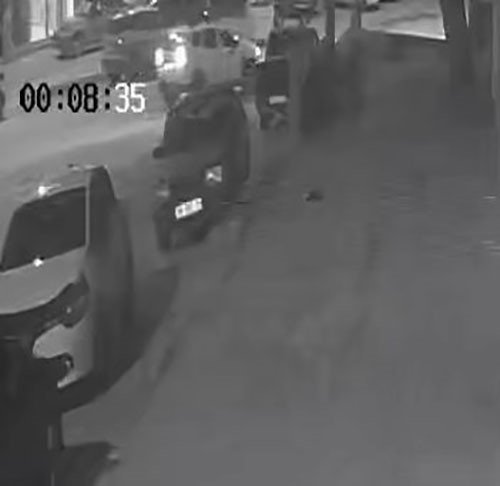 8 kişinin yaralandığı silahlı saldırı anı güvenlik kameralarına yansıdı