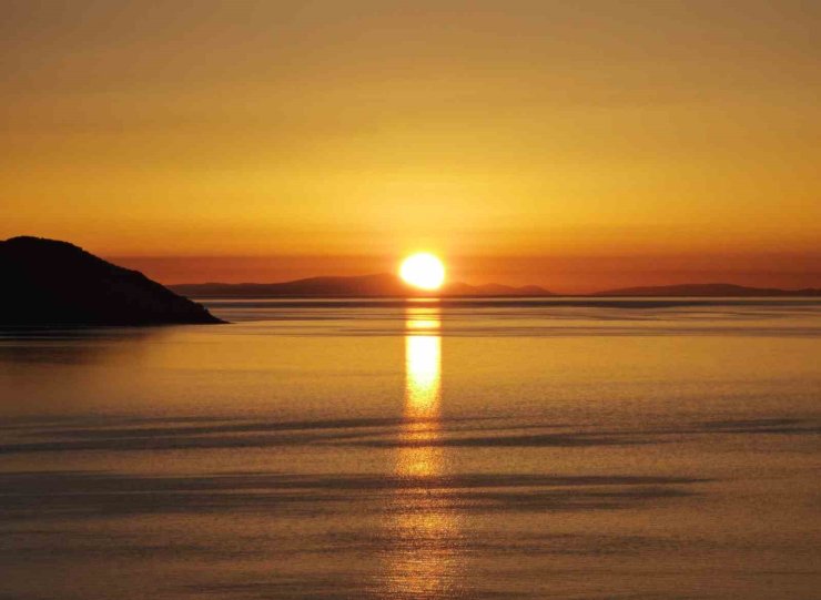 Van Gölü’nde muhteşem gündoğumu