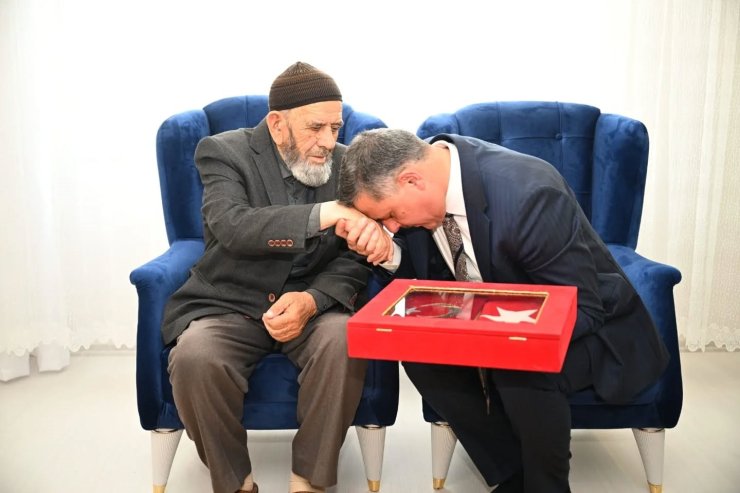 Şehit babasına vefa