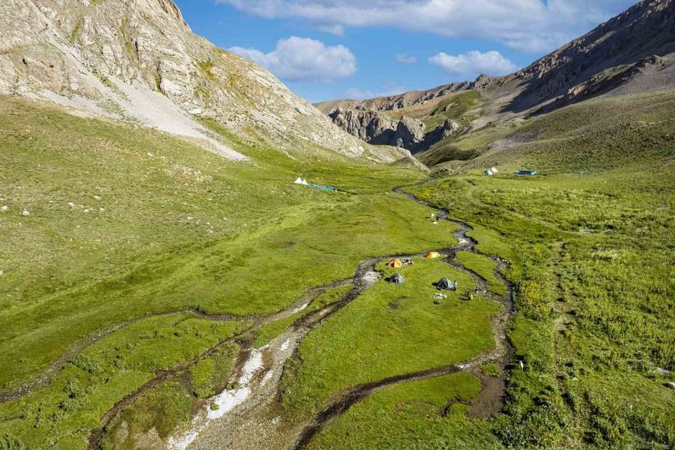 Doğanın kalbinde saklı cennet: Sohmarik Yaylası görenleri hayran bırakıyor