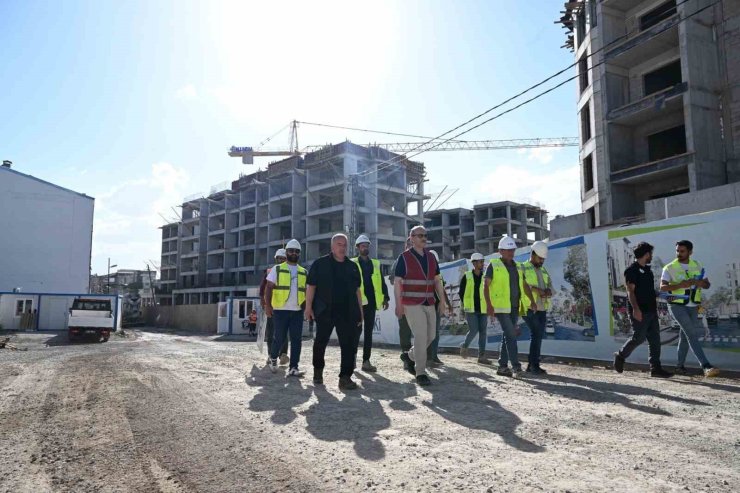 Vali Yavuz: "Tahliye ettik, yıktık, yapıyoruz"