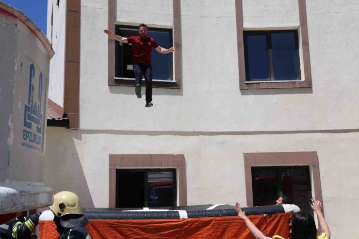 Erzurum İtfaiyesi’nden sağlıkçılara eğitim