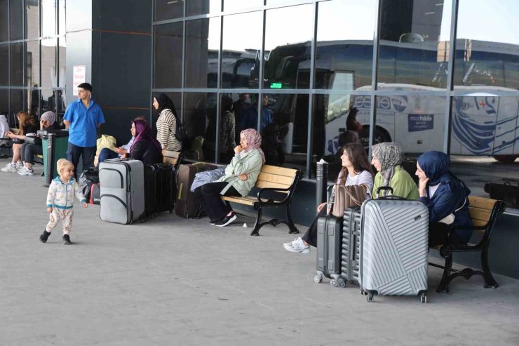 Elazığ’da bayram tatili uzamayınca otogar boş kaldı