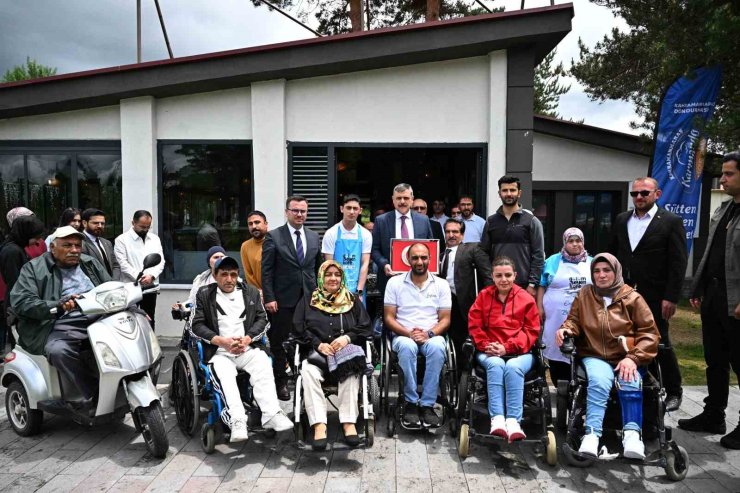 Erzurum Valisi Mustafa Çiftçi engelli vatandaşlarla bir araya geldi