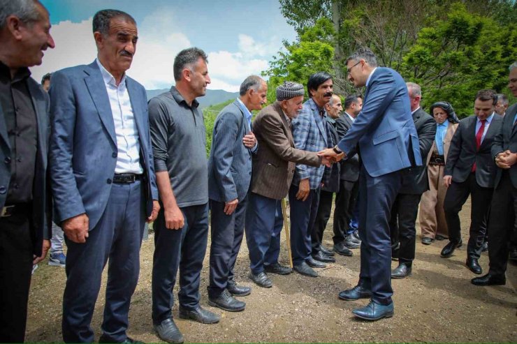 Vali Çelik’ten köy ziyareti