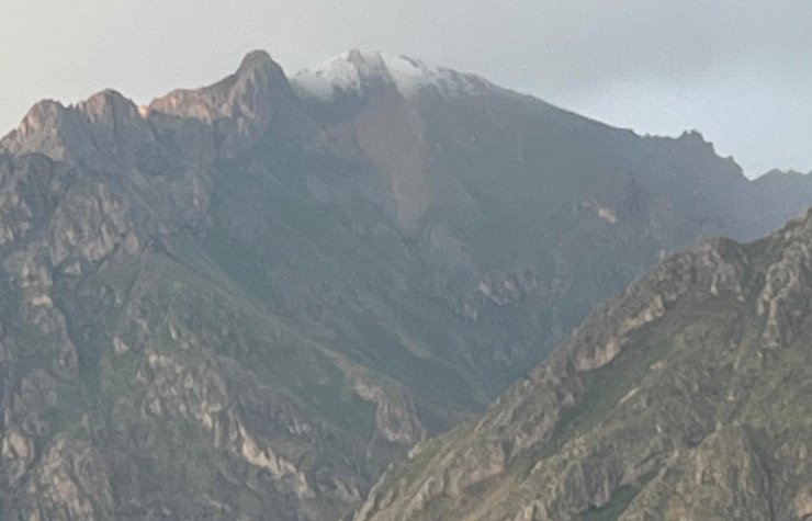 Hakkari’de haziran ayında kar sürprizi