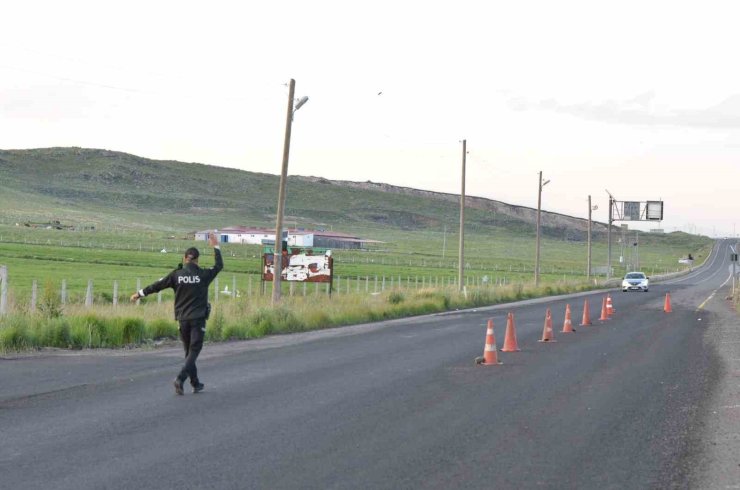 Kars’ta asayiş ve trafik uygulamaları sıklaştırıldı